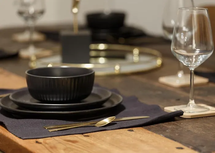 Outside Balcony Lux * برادفورد